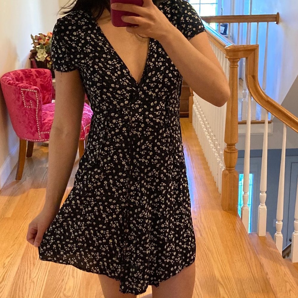 Brandy Melville Robbie Dress